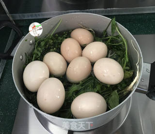 荠菜花煮鸡蛋的做法步骤：2