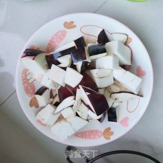 大骨头炖茄子的做法步骤：3