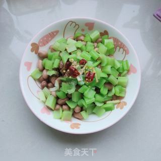 花生米拌芹菜的做法步骤：5