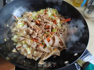 肉末包菜炒粉皮的做法步骤：9