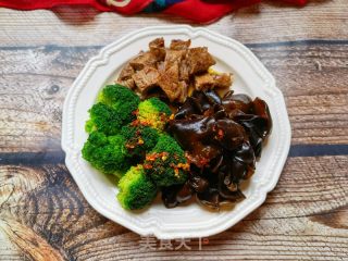 西兰花木耳拌牛肉的做法步骤：10