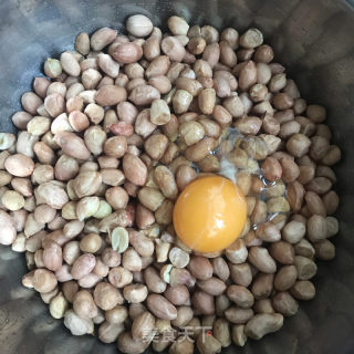 香酥花生的做法步骤：2
