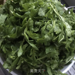 荠菜鲜肉馄饨的做法步骤：1