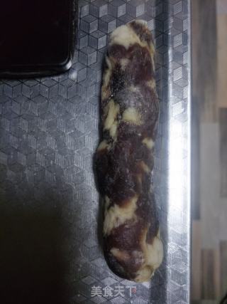 榆树钱香肠饼的做法步骤：2