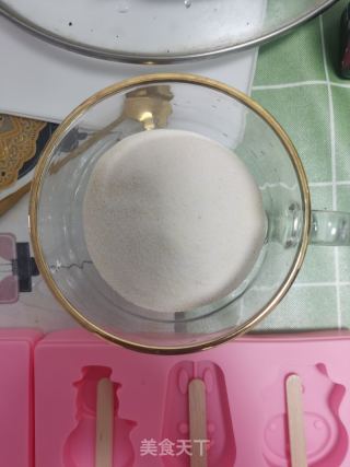 自制草莓冰淇淋的做法步骤：3