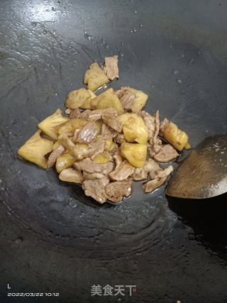 菠萝炒肉的做法步骤：5