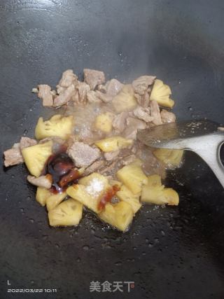 菠萝炒肉的做法步骤：4