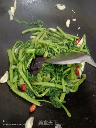 蒜头炒空心菜的做法步骤：6
