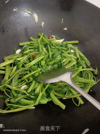 蒜头炒空心菜的做法步骤：5