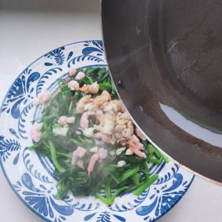 虾仁菠菜的做法步骤：10