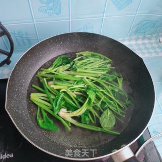 虾仁菠菜的做法步骤：5
