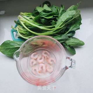 虾仁菠菜的做法步骤：1