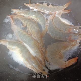 调汁水煮虾的做法步骤：2