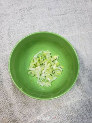 石头菜炒鸡蛋的做法步骤：2