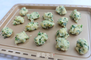 不用打发0失败！巨好吃的葱香桃酥的做法步骤：6