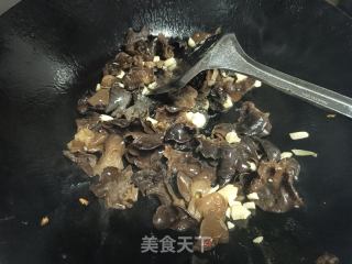 黄瓜木耳炒鸡蛋的做法步骤：7