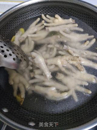 柠檬凤爪的做法步骤：1
