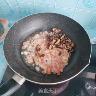 鸡肉香菇炸酱的做法步骤：3