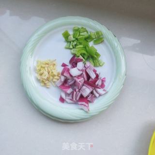 鸡肉香菇炸酱的做法步骤：2