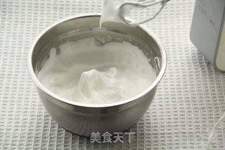 焦糖奶油红茶蛋糕卷，淡淡茶香+浓郁焦糖奶油的做法步骤：11
