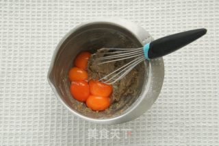 焦糖奶油红茶蛋糕卷，淡淡茶香+浓郁焦糖奶油的做法步骤：8