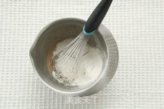 焦糖奶油红茶蛋糕卷，淡淡茶香+浓郁焦糖奶油的做法步骤：7