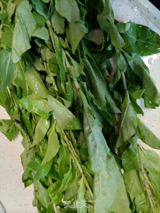 枸杞叶蛋花汤的做法步骤：1