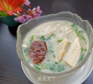腊鸭竹笋汤面的做法步骤：10