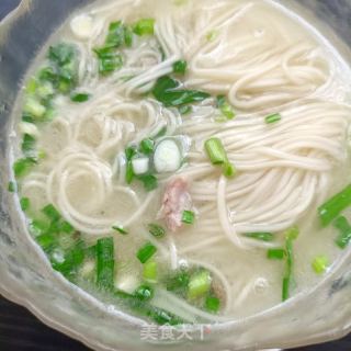 腊鸭竹笋汤面的做法步骤：8