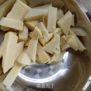 腊鸭腿炖春笋的做法步骤：7