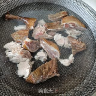 腊鸭腿炖春笋的做法步骤：6