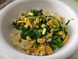 蒜苗鸡蛋捞面的做法步骤：11