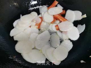 山药炒芹菜的做法步骤：3