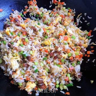 蒜苔腊肠蛋炒饭的做法步骤：9