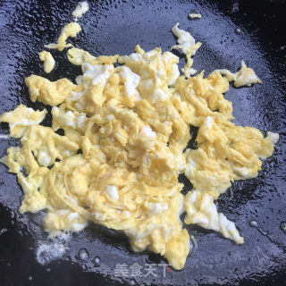 蒜苔腊肠蛋炒饭的做法步骤：4