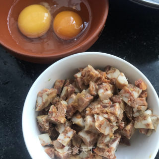 蒜苔腊肠蛋炒饭的做法步骤：1