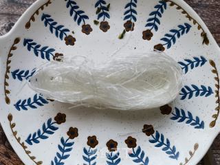 木耳粉丝荠菜丸子汤的做法步骤：4