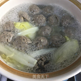 肉丸菌菇白菜汤的做法步骤：7