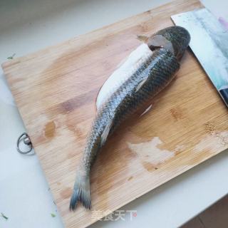 清蒸梭鱼的做法步骤：1