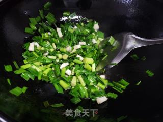 蒜苗炒白蒿的做法步骤：10