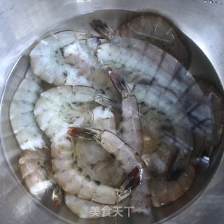 酱烧虾尾的做法步骤：2