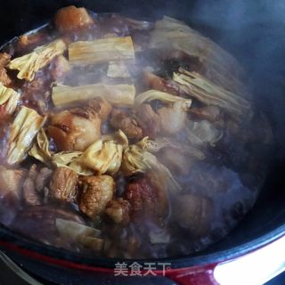红烧肉炖腐竹的做法步骤：9