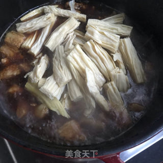 红烧肉炖腐竹的做法步骤：8