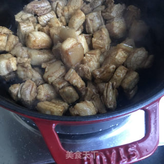 红烧肉炖腐竹的做法步骤：4