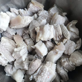 红烧肉炖腐竹的做法步骤：3