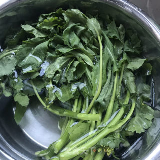 核桃油炒菜苔的做法步骤：1