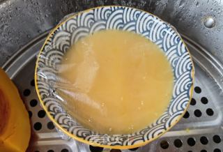 香椿蒜蓉辣酱拌鸡蛋羹的做法步骤：6