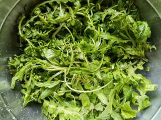 荞麦面蒸荠菜的做法步骤：1