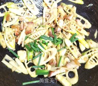 春笋炒烧肉的做法步骤：11