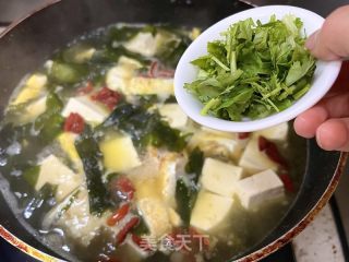 裙带菜豆腐汤的做法步骤：12